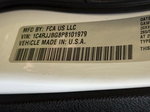 Certified 2023 Jeep Grand Cherokee L Limited w/ Black Appearance Package image 22