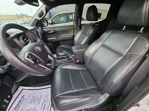 Used 2021 Toyota Tacoma TRD Sport w/ TRD Premium Sport Package image 3