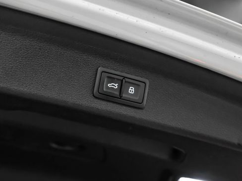 Used 2020 Audi Q3 2.0T Premium w/ Convenience Package image 59