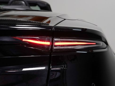 Used 2022 Aston Martin DBS Superleggera Volante RWD image 22