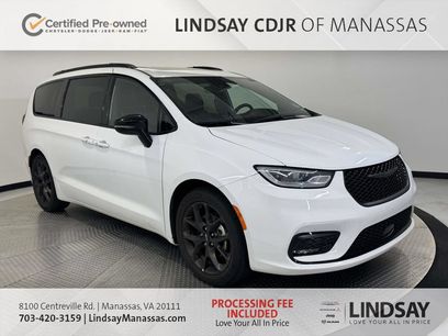 Certified 2025 Chrysler Pacifica Limited