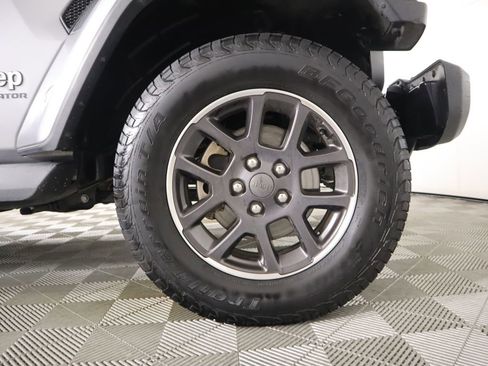 Used 2020 Jeep Gladiator Overland image 33