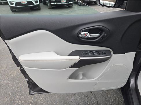 Used 2022 Jeep Cherokee Limited w/ Elite Package image 22