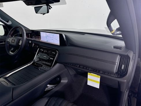 Used 2025 Nissan Armada PRO-4X image 31