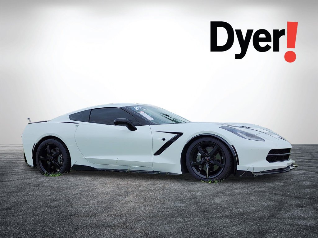 Used 2015 Chevrolet Corvette Stingray Coupe RWD image 2