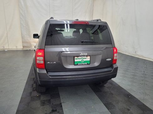 Used 2016 Jeep Patriot Latitude AWD/4WD image 6