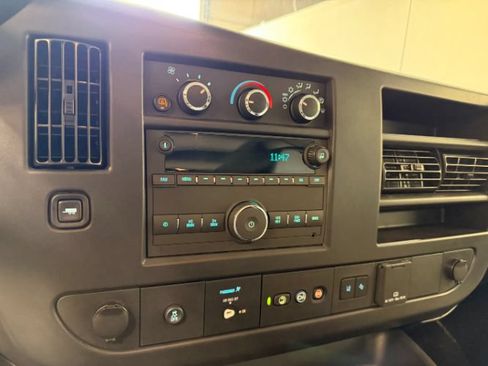 Used 2025 GMC Savana 3500 LT w/ LT Preferred Equipment Group RWD image 15