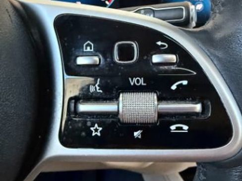 Used 2020 Mercedes-Benz GLE 350 w/ Premium Package image 22