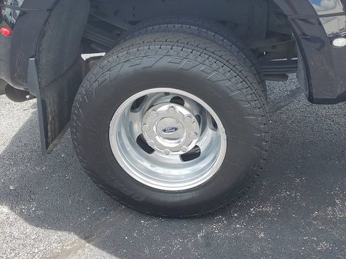 Used 2024 Ford F350 Platinum AWD/4WD image 6