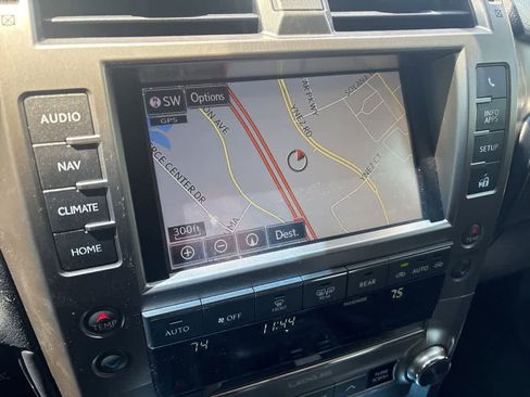 Used 2018 Lexus GX 460 Luxury w/ Preferred Accessory Package AWD/4WD image 11