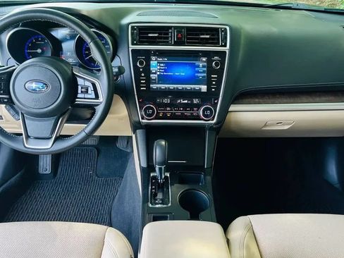 Used 2018 Subaru Outback 3.6R Limited AWD/4WD image 11