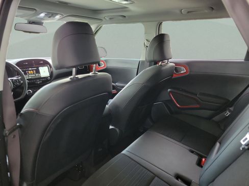 Used 2022 Kia Soul Turbo image 11