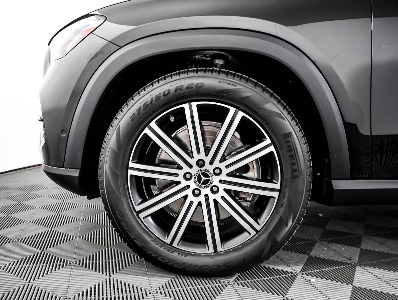 Certified 2024 Mercedes-Benz GLE 450e 4MATIC image 4