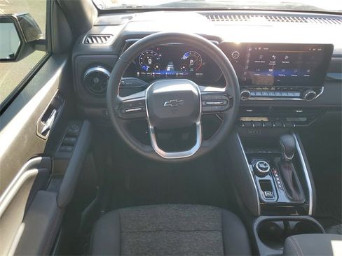 Used 2024 Chevrolet Colorado Z71 w/ Z71 Convenience Package 2 image 26