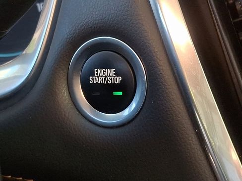 Used 2020 Chevrolet Traverse LT w/ LT Premium Package image 22