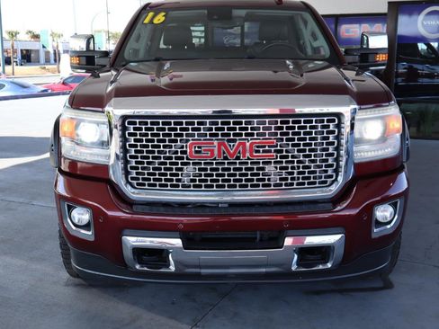 Used 2016 GMC Sierra 2500 Denali w/ Duramax Plus Package image 11