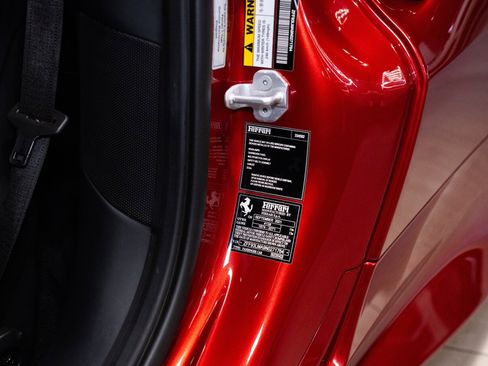 Used 2022 Ferrari F8 Tributo image 20