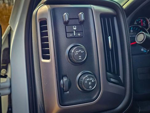 Used 2017 GMC Sierra 1500 SLT image 16