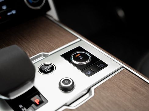 Used 2023 Land Rover Range Rover SE image 51