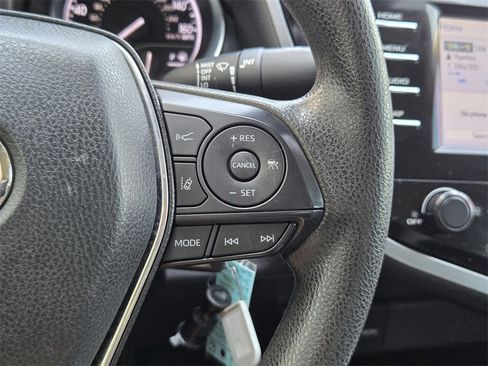 Used 2020 Toyota Camry LE image 25