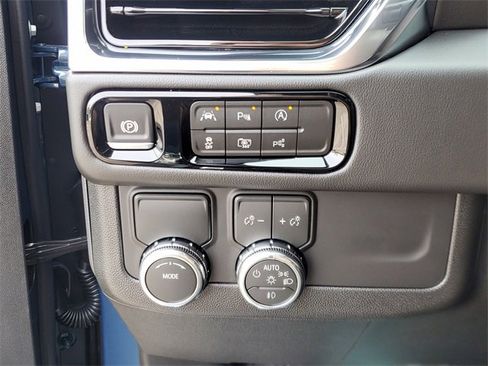 New 2026 GMC Yukon Elevation image 28