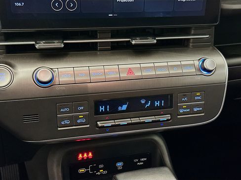 Used 2025 Hyundai Kona SEL image 23