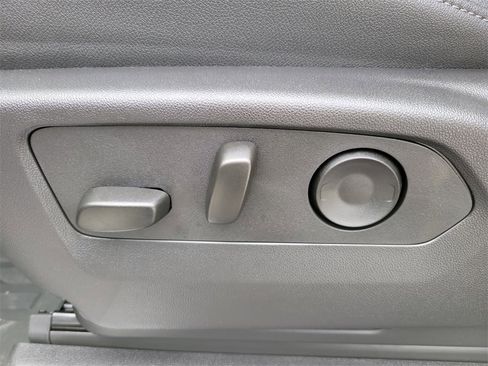 New 2025 GMC Sierra 3500 SLT w/ SLT Convenience Package image 25