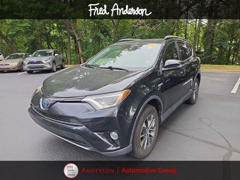 Used 2018 Toyota RAV4 XLE AWD/4WD image 15