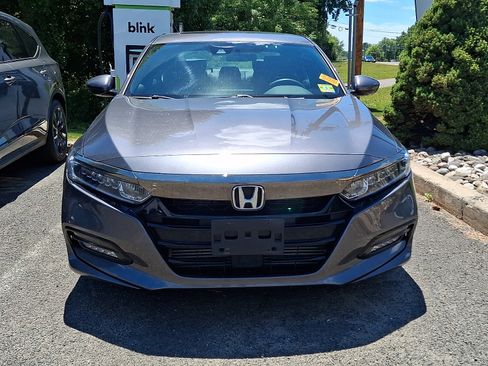 Used 2019 Honda Accord Sport image 2