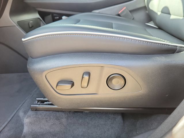 Used 2025 Buick Enclave Preferred FWD image 17