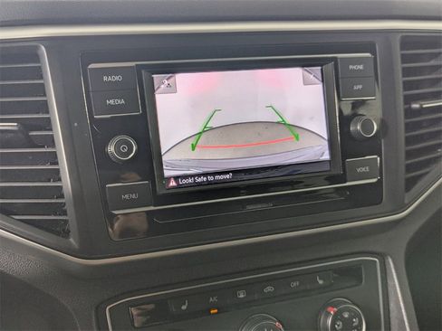 Used 2022 Volkswagen Atlas Cross Sport SE image 24