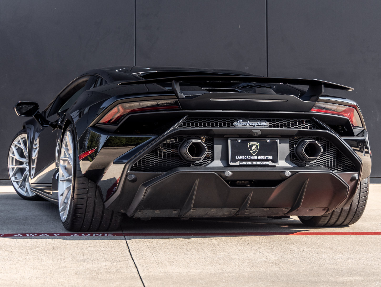 Used 2023 Lamborghini Huracan Tecnica RWD image 6