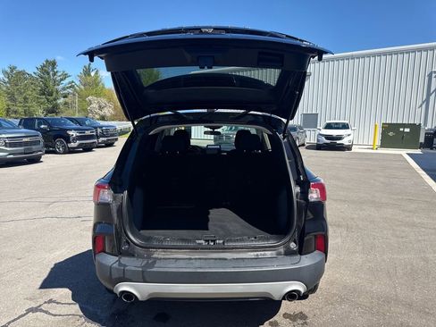 Used 2022 Ford Escape SE w/ Cold Weather Package AWD/4WD image 10