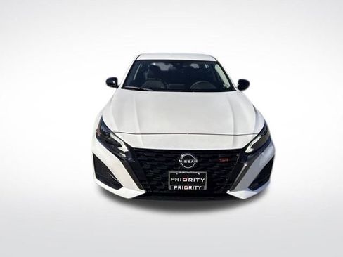 New 2025 Nissan Altima 2.5 SR image 3