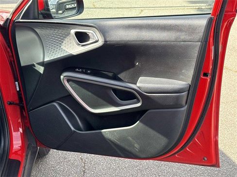 Certified 2023 Kia Soul LX w/ LX Technology Package image 8