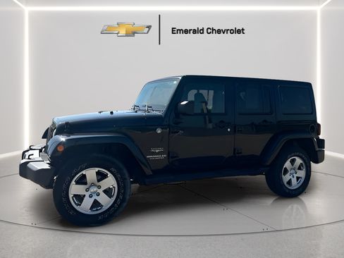 Used 2011 Jeep Wrangler Unlimited Sahara AWD/4WD image 3