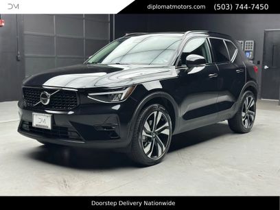 Used 2023 Volvo XC40 B5 Plus w/ Driver Assist Package