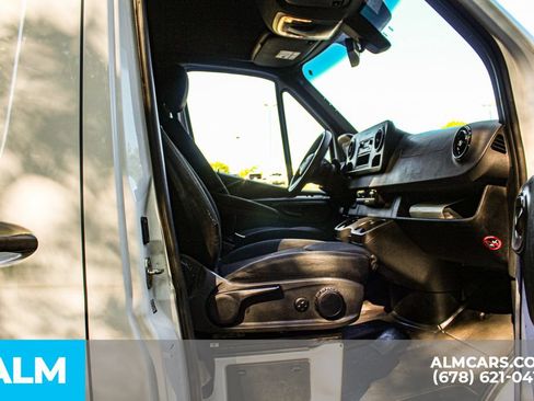 Used 2023 Mercedes-Benz Sprinter 2500 image 17