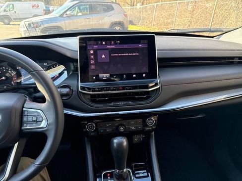 Used 2024 Jeep Compass Trailhawk image 47