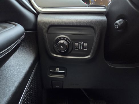 New 2026 Jeep Grand Cherokee Limited RWD image 39