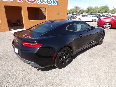 Used 2017 Chevrolet Camaro LT RWD image 8