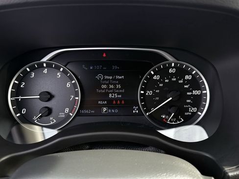 Used 2025 Nissan Frontier SV w/ SV Convenience Package image 17