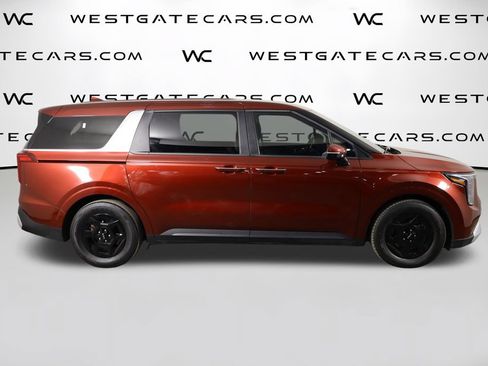 Used 2025 Kia Carnival FWD image 47
