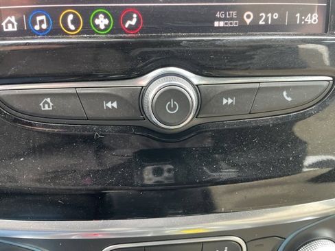 Used 2022 Chevrolet Traverse LS image 26