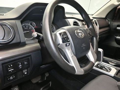 Used 2017 Toyota Tundra SR5 RWD image 12