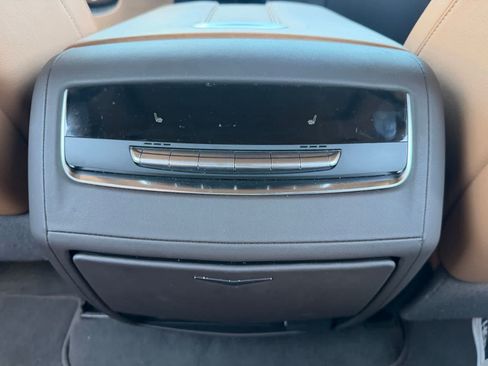 Used 2025 Cadillac Escalade ESV Premium Luxury AWD/4WD image 20