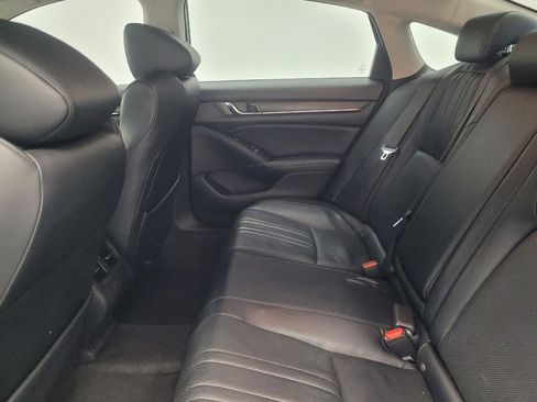 Used 2018 Honda Accord Touring image 18