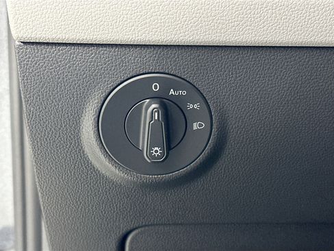 Used 2022 Volkswagen Taos S image 10