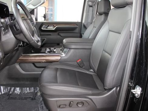 Used 2025 Chevrolet Silverado 2500 LT w/ Trail Boss Package AWD/4WD image 21