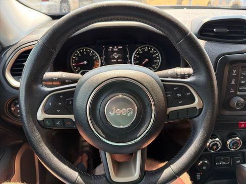 Used 2016 Jeep Renegade Latitude AWD/4WD image 13